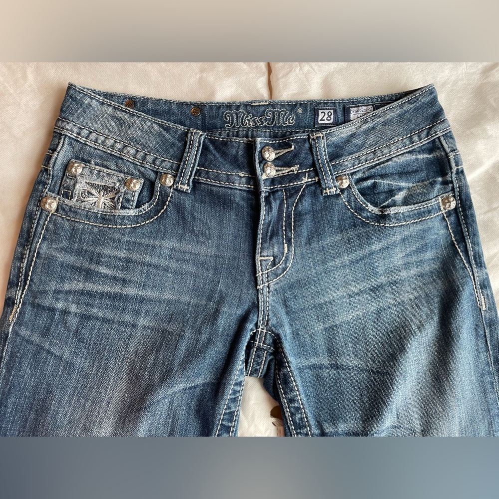 Miss Me Capri Jeans sz 28 Butterflies Rhinestones Embellished Flap Pockets - Picture 6 of 13